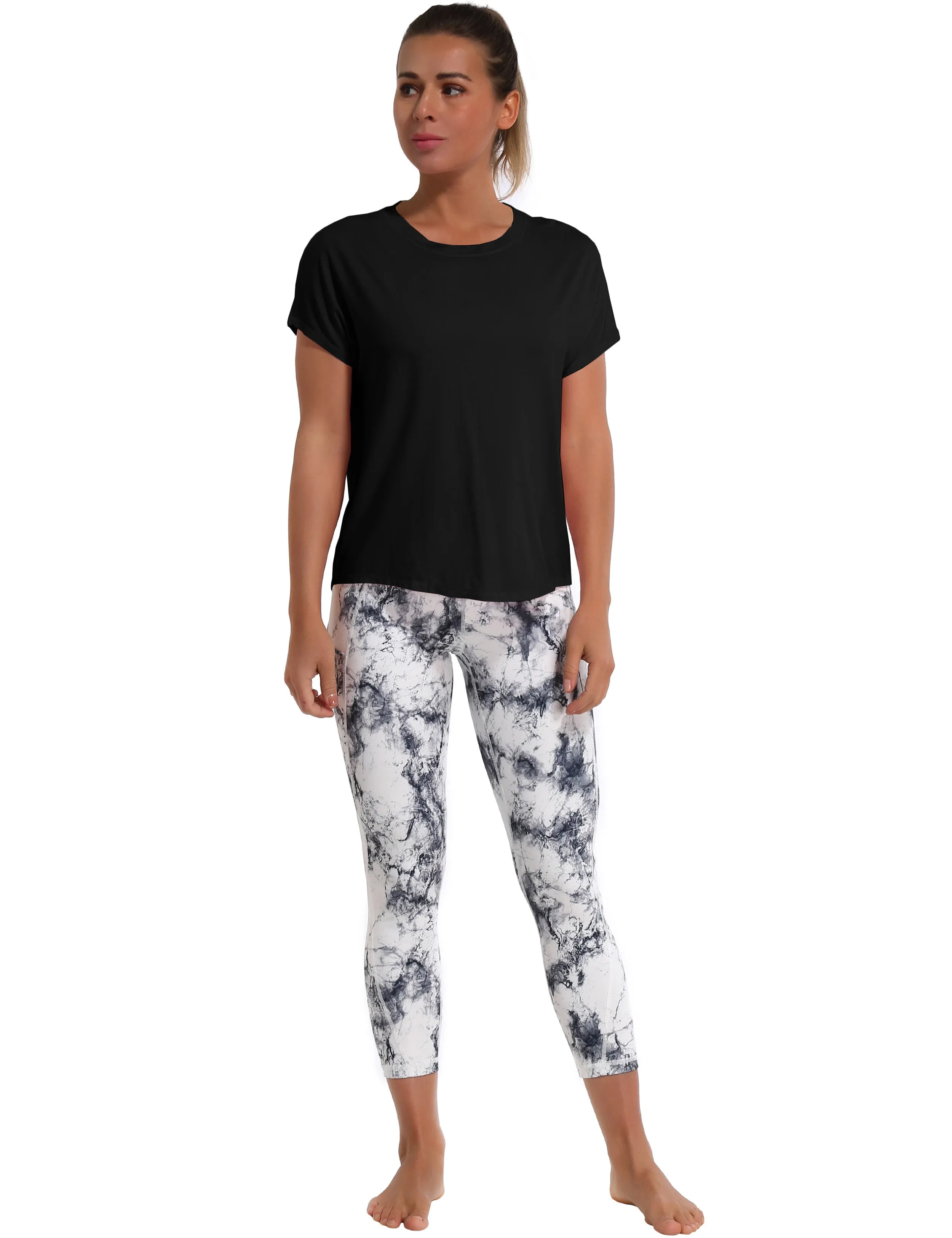 Hip Length Short Sleeve Shirt black_Jogging